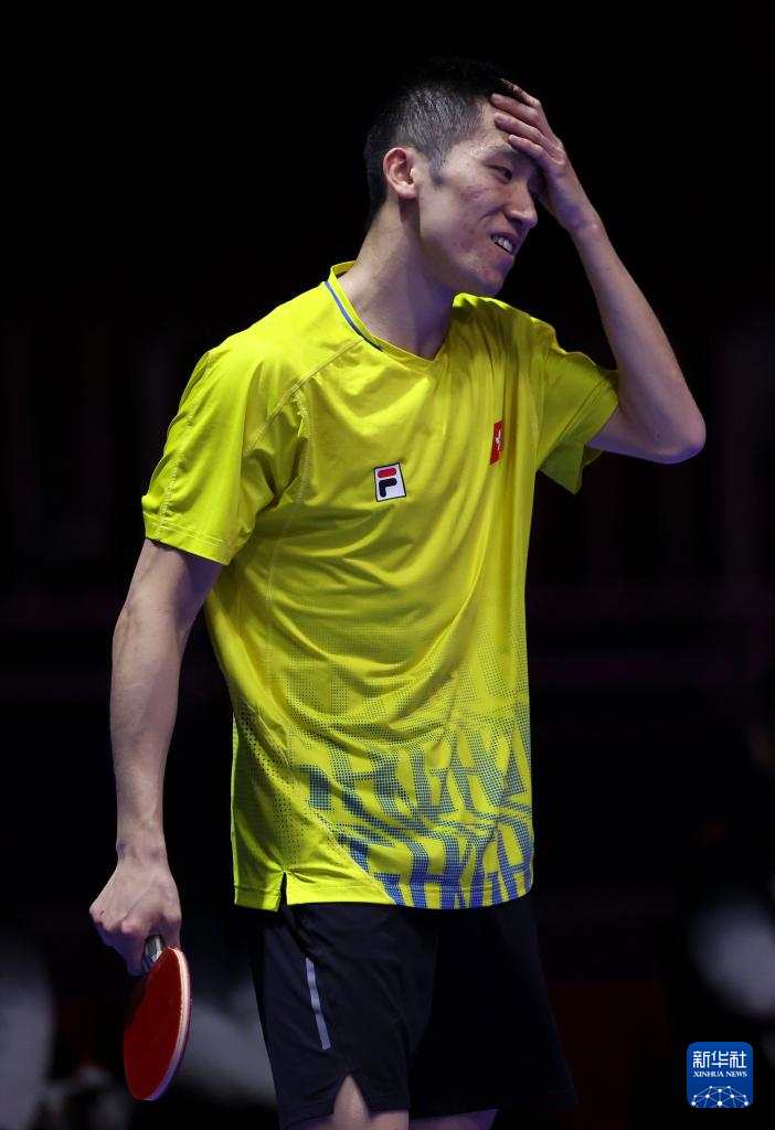 也不在场上 也不在场上